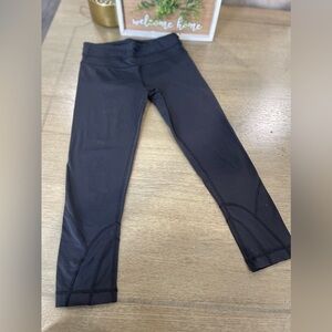 Lululemon Black Cropped Leggings Capris Back Pocket Adjustable Waist
